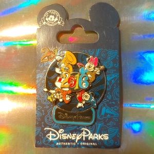 2016 Disney Parks spinner trading pin